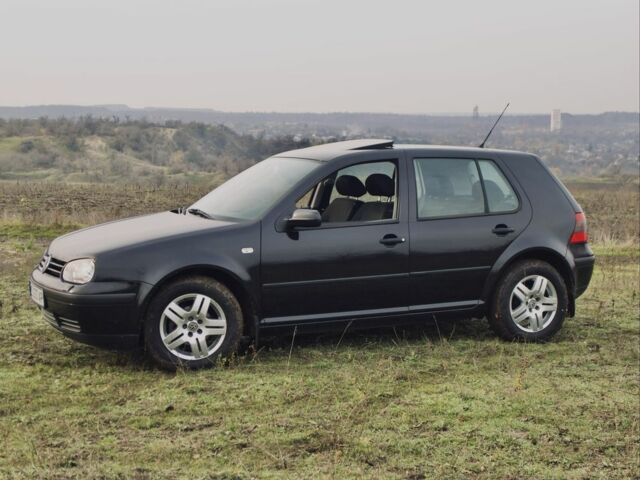 Черный Фольксваген Гольф, объемом двигателя 1.4 л и пробегом 250 тыс. км за 5000 $, фото 23 на Automoto.ua
