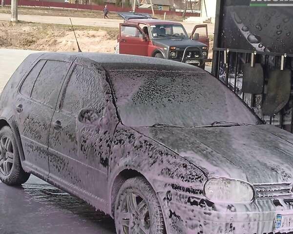 Черный Фольксваген Гольф, объемом двигателя 1.6 л и пробегом 310 тыс. км за 4200 $, фото 24 на Automoto.ua