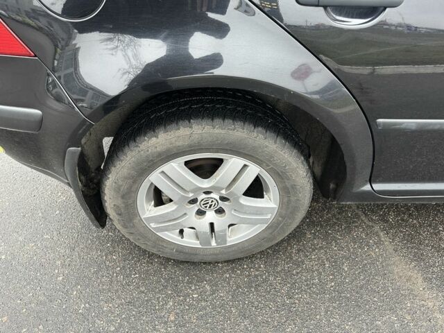 Черный Фольксваген Гольф, объемом двигателя 1.4 л и пробегом 244 тыс. км за 3900 $, фото 22 на Automoto.ua