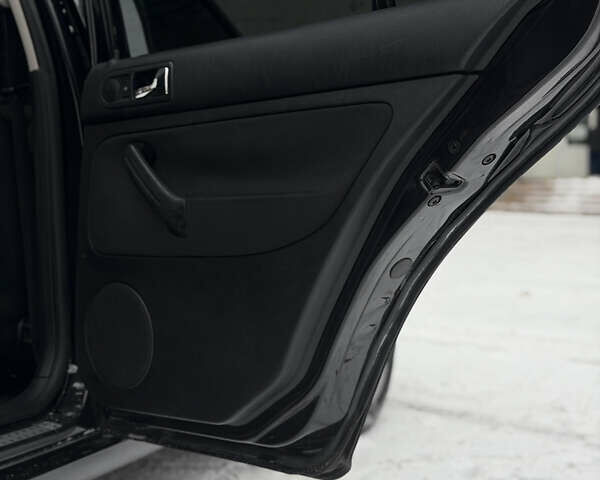 Чорний Фольксваген Гольф, об'ємом двигуна 1.39 л та пробігом 218 тис. км за 4500 $, фото 22 на Automoto.ua