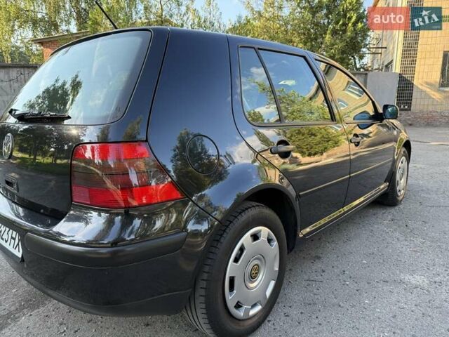 Черный Фольксваген Гольф, объемом двигателя 1.39 л и пробегом 209 тыс. км за 4300 $, фото 6 на Automoto.ua