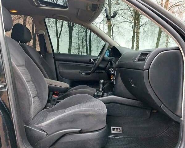 Черный Фольксваген Гольф, объемом двигателя 1.39 л и пробегом 241 тыс. км за 3000 $, фото 7 на Automoto.ua