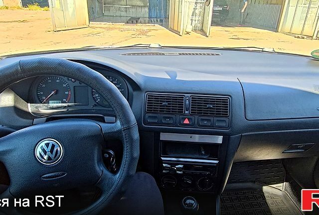 Чорний Фольксваген Гольф, об'ємом двигуна 1.4 л та пробігом 237 тис. км за 3300 $, фото 9 на Automoto.ua