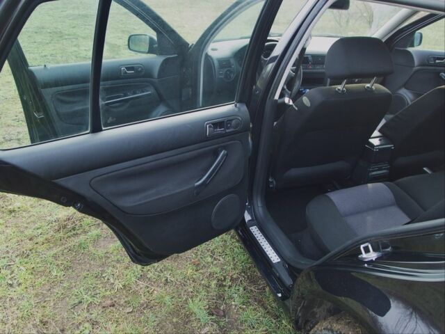 Черный Фольксваген Гольф, объемом двигателя 1.4 л и пробегом 250 тыс. км за 5000 $, фото 8 на Automoto.ua