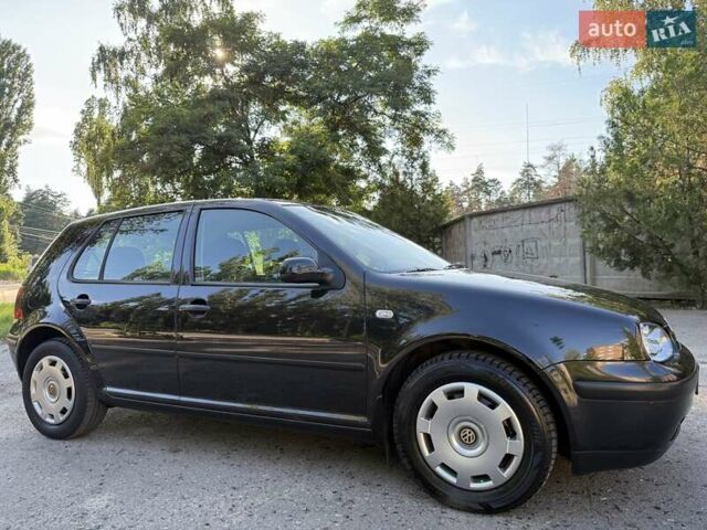 Черный Фольксваген Гольф, объемом двигателя 1.39 л и пробегом 209 тыс. км за 4300 $, фото 2 на Automoto.ua