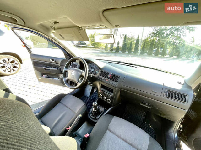 Черный Фольксваген Гольф, объемом двигателя 1.4 л и пробегом 260 тыс. км за 4500 $, фото 3 на Automoto.ua