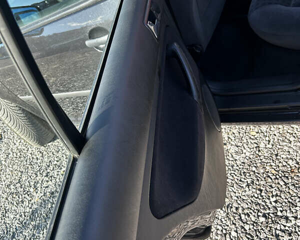 Черный Фольксваген Гольф, объемом двигателя 1.6 л и пробегом 260 тыс. км за 4950 $, фото 9 на Automoto.ua