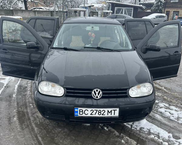 Черный Фольксваген Гольф, объемом двигателя 1.39 л и пробегом 256 тыс. км за 3700 $, фото 2 на Automoto.ua