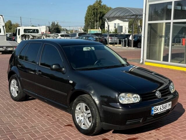 Чорний Фольксваген Гольф, об'ємом двигуна 1.4 л та пробігом 227 тис. км за 3750 $, фото 1 на Automoto.ua