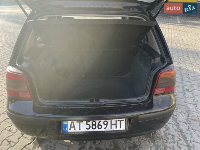 Черный Фольксваген Гольф, объемом двигателя 1.6 л и пробегом 453 тыс. км за 3700 $, фото 6 на Automoto.ua