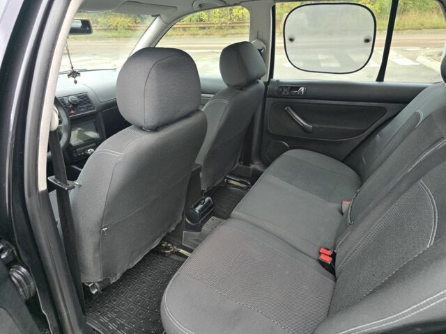 Черный Фольксваген Гольф, объемом двигателя 0 л и пробегом 260 тыс. км за 4200 $, фото 13 на Automoto.ua