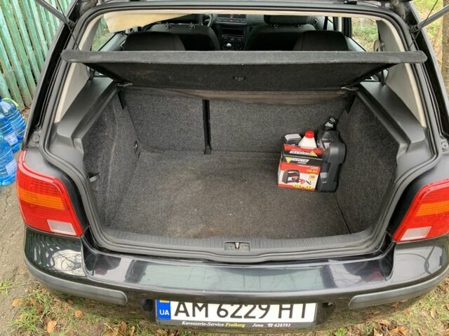 Черный Фольксваген Гольф, объемом двигателя 1.4 л и пробегом 234 тыс. км за 4100 $, фото 11 на Automoto.ua