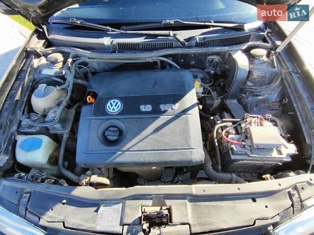 Черный Фольксваген Гольф, объемом двигателя 1.6 л и пробегом 206 тыс. км за 4050 $, фото 13 на Automoto.ua