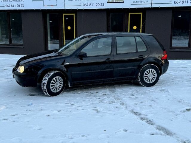 Черный Фольксваген Гольф, объемом двигателя 1.4 л и пробегом 227 тыс. км за 3300 $, фото 1 на Automoto.ua