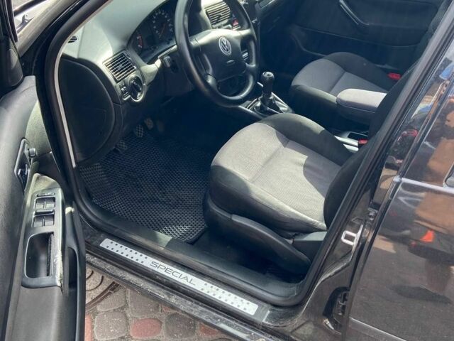 Чорний Фольксваген Гольф, об'ємом двигуна 1.4 л та пробігом 227 тис. км за 3750 $, фото 5 на Automoto.ua