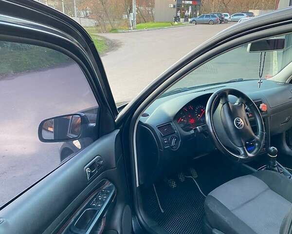 Черный Фольксваген Гольф, объемом двигателя 1.6 л и пробегом 212 тыс. км за 4500 $, фото 10 на Automoto.ua