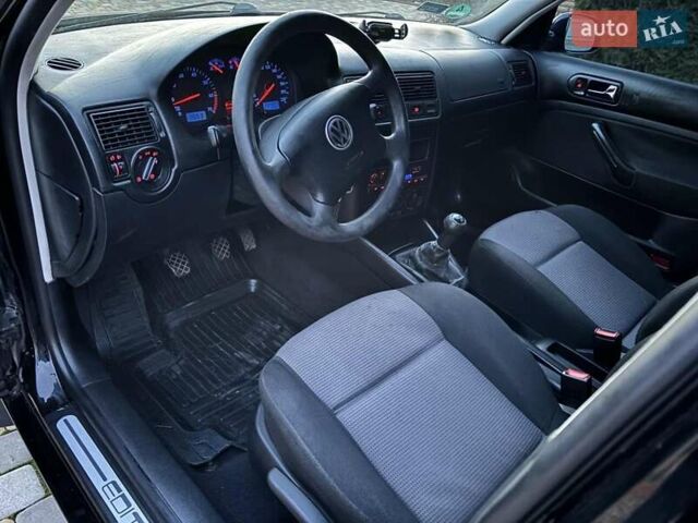 Черный Фольксваген Гольф, объемом двигателя 1.39 л и пробегом 253 тыс. км за 4900 $, фото 11 на Automoto.ua