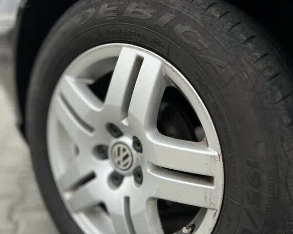 Чорний Фольксваген Гольф, об'ємом двигуна 1.39 л та пробігом 280 тис. км за 4000 $, фото 7 на Automoto.ua