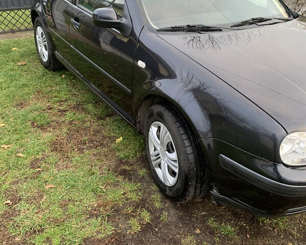 Черный Фольксваген Гольф, объемом двигателя 1.6 л и пробегом 240 тыс. км за 4700 $, фото 2 на Automoto.ua