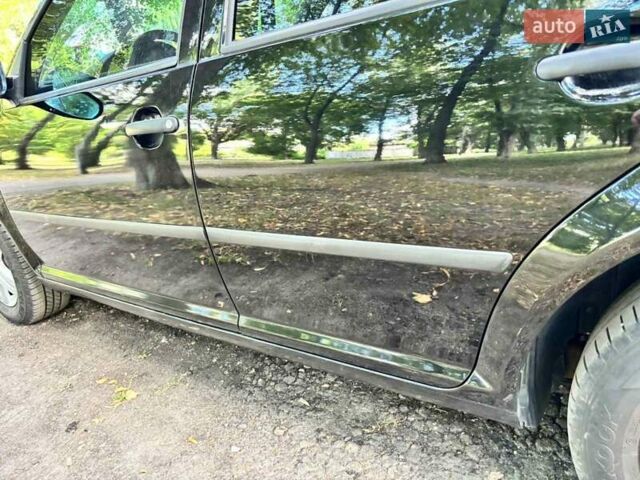 Черный Фольксваген Гольф, объемом двигателя 1.39 л и пробегом 253 тыс. км за 4900 $, фото 7 на Automoto.ua