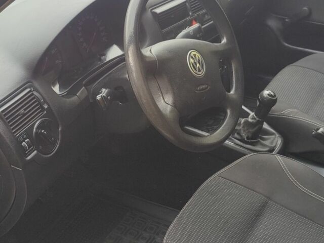 Чорний Фольксваген Гольф, об'ємом двигуна 1.6 л та пробігом 235 тис. км за 3950 $, фото 10 на Automoto.ua