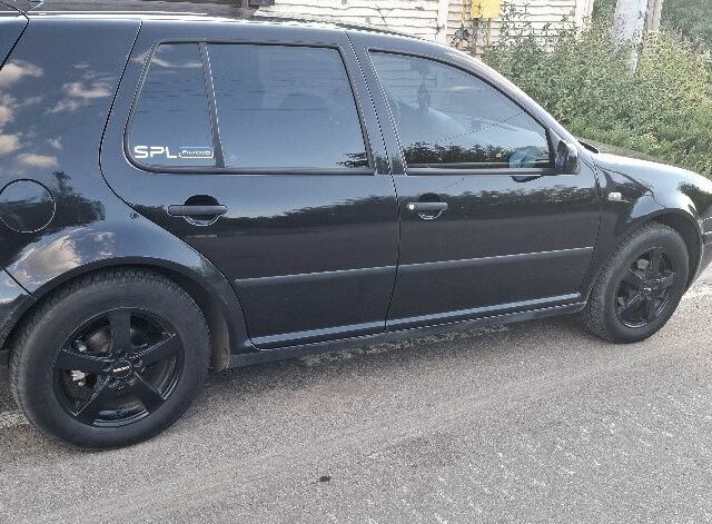 Чорний Фольксваген Гольф, об'ємом двигуна 1.6 л та пробігом 230 тис. км за 4300 $, фото 4 на Automoto.ua