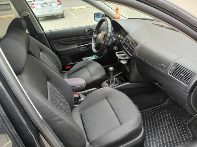 Черный Фольксваген Гольф, объемом двигателя 1.6 л и пробегом 234 тыс. км за 3850 $, фото 17 на Automoto.ua