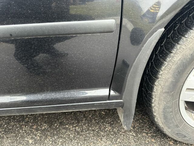 Черный Фольксваген Гольф, объемом двигателя 1.4 л и пробегом 244 тыс. км за 3900 $, фото 15 на Automoto.ua