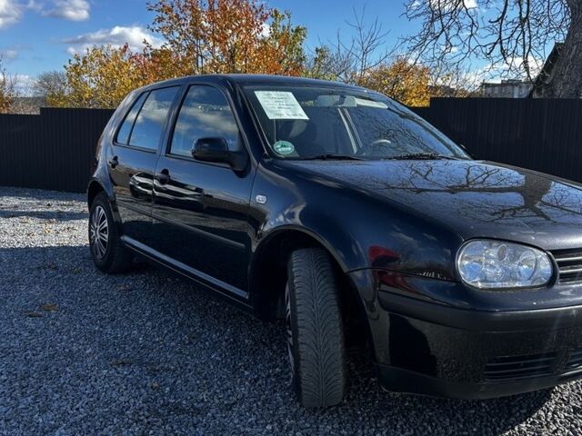 Черный Фольксваген Гольф, объемом двигателя 1.6 л и пробегом 260 тыс. км за 4950 $, фото 3 на Automoto.ua