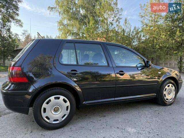 Черный Фольксваген Гольф, объемом двигателя 1.39 л и пробегом 209 тыс. км за 4300 $, фото 4 на Automoto.ua