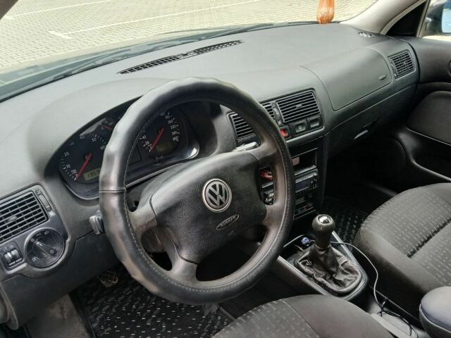 Черный Фольксваген Гольф, объемом двигателя 1.6 л и пробегом 234 тыс. км за 3850 $, фото 20 на Automoto.ua