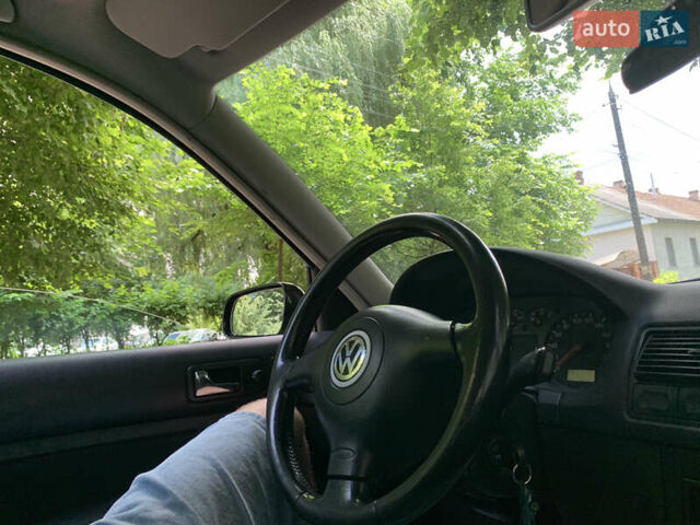 Черный Фольксваген Гольф, объемом двигателя 1.4 л и пробегом 235 тыс. км за 4100 $, фото 14 на Automoto.ua