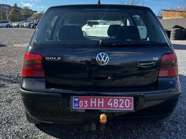 Черный Фольксваген Гольф, объемом двигателя 1.6 л и пробегом 260 тыс. км за 4950 $, фото 4 на Automoto.ua