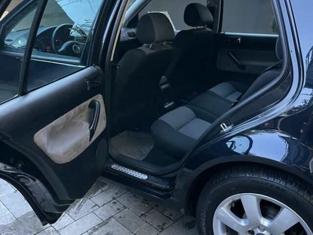 Черный Фольксваген Гольф, объемом двигателя 1.9 л и пробегом 330 тыс. км за 4000 $, фото 18 на Automoto.ua