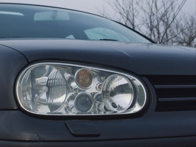 Черный Фольксваген Гольф, объемом двигателя 1.4 л и пробегом 250 тыс. км за 5000 $, фото 3 на Automoto.ua