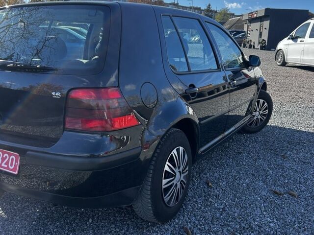 Черный Фольксваген Гольф, объемом двигателя 1.6 л и пробегом 260 тыс. км за 4950 $, фото 5 на Automoto.ua