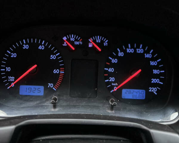 Чорний Фольксваген Гольф, об'ємом двигуна 1.39 л та пробігом 280 тис. км за 4000 $, фото 12 на Automoto.ua