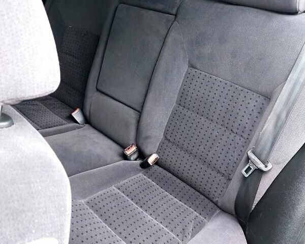 Черный Фольксваген Гольф, объемом двигателя 1.39 л и пробегом 241 тыс. км за 3000 $, фото 11 на Automoto.ua