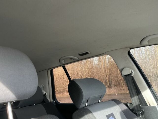 Чорний Фольксваген Гольф, об'ємом двигуна 1.6 л та пробігом 254 тис. км за 4400 $, фото 5 на Automoto.ua