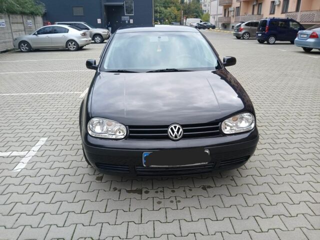 Черный Фольксваген Гольф, объемом двигателя 1.6 л и пробегом 234 тыс. км за 3850 $, фото 7 на Automoto.ua