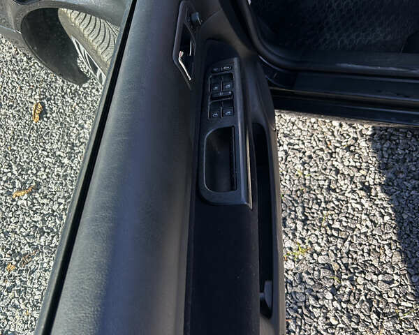 Черный Фольксваген Гольф, объемом двигателя 1.6 л и пробегом 260 тыс. км за 4950 $, фото 13 на Automoto.ua