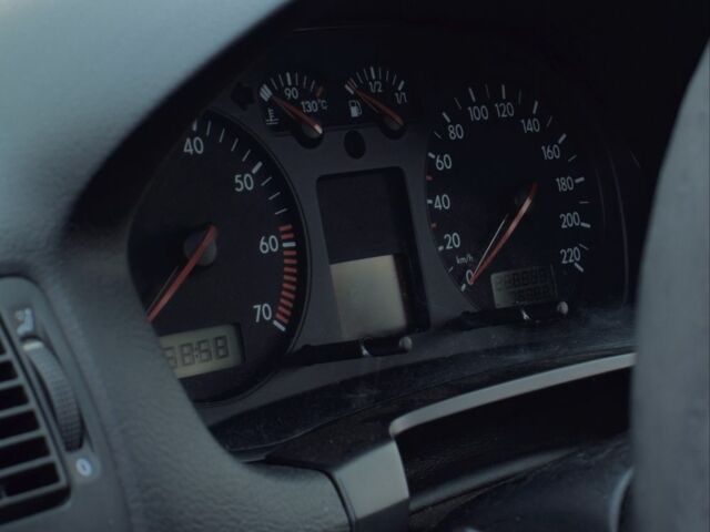 Черный Фольксваген Гольф, объемом двигателя 1.4 л и пробегом 250 тыс. км за 5000 $, фото 5 на Automoto.ua