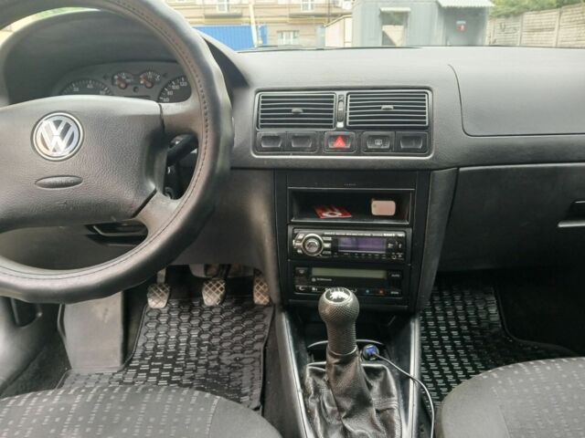 Черный Фольксваген Гольф, объемом двигателя 1.6 л и пробегом 234 тыс. км за 3850 $, фото 13 на Automoto.ua