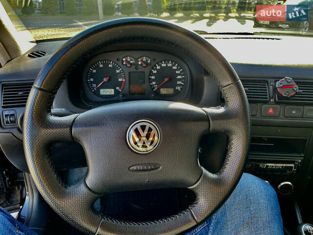 Черный Фольксваген Гольф, объемом двигателя 1.4 л и пробегом 260 тыс. км за 4500 $, фото 10 на Automoto.ua