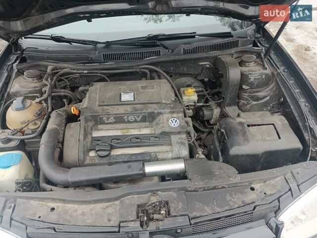 Черный Фольксваген Гольф, объемом двигателя 1.39 л и пробегом 188 тыс. км за 4300 $, фото 1 на Automoto.ua