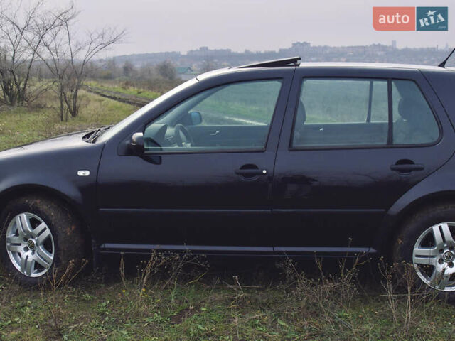 Черный Фольксваген Гольф, объемом двигателя 1.39 л и пробегом 250 тыс. км за 5000 $, фото 14 на Automoto.ua