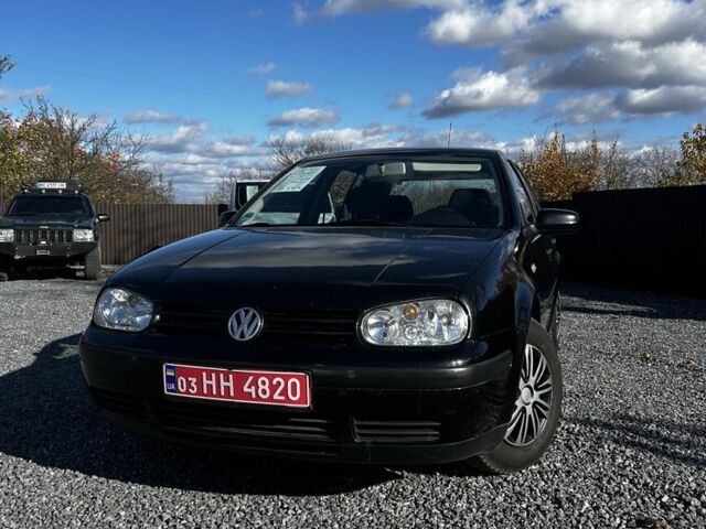 Черный Фольксваген Гольф, объемом двигателя 1.6 л и пробегом 260 тыс. км за 4950 $, фото 1 на Automoto.ua