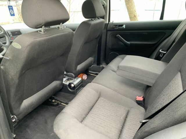 Черный Фольксваген Гольф, объемом двигателя 1.4 л и пробегом 234 тыс. км за 4100 $, фото 14 на Automoto.ua