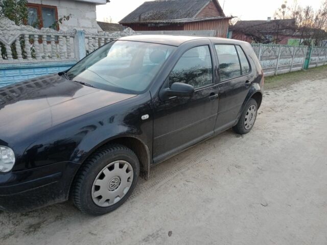 Черный Фольксваген Гольф, объемом двигателя 1.6 л и пробегом 340 тыс. км за 2500 $, фото 2 на Automoto.ua