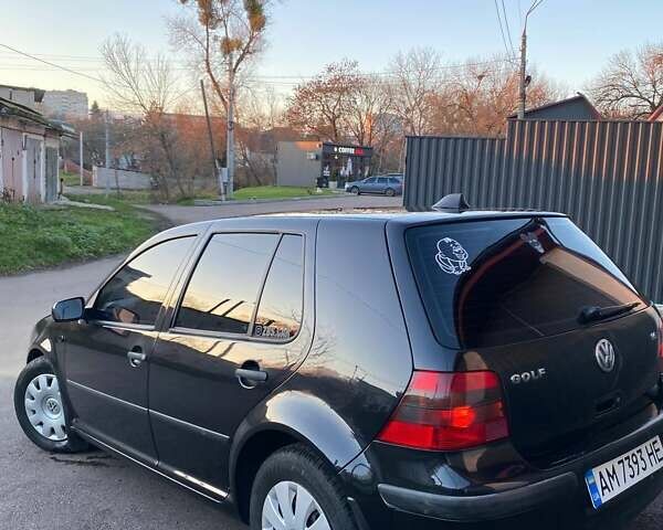 Черный Фольксваген Гольф, объемом двигателя 1.6 л и пробегом 212 тыс. км за 4500 $, фото 4 на Automoto.ua